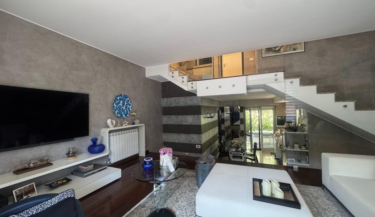 Villa-di-testa-giradino-terrazzo-box-doppio-cassano-magnago-malpensa-milano-varese