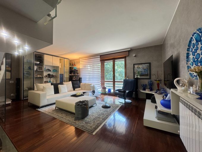 Villa-di-testa-giradino-terrazzo-box-doppio-cassano-magnago-malpensa-milano-varese