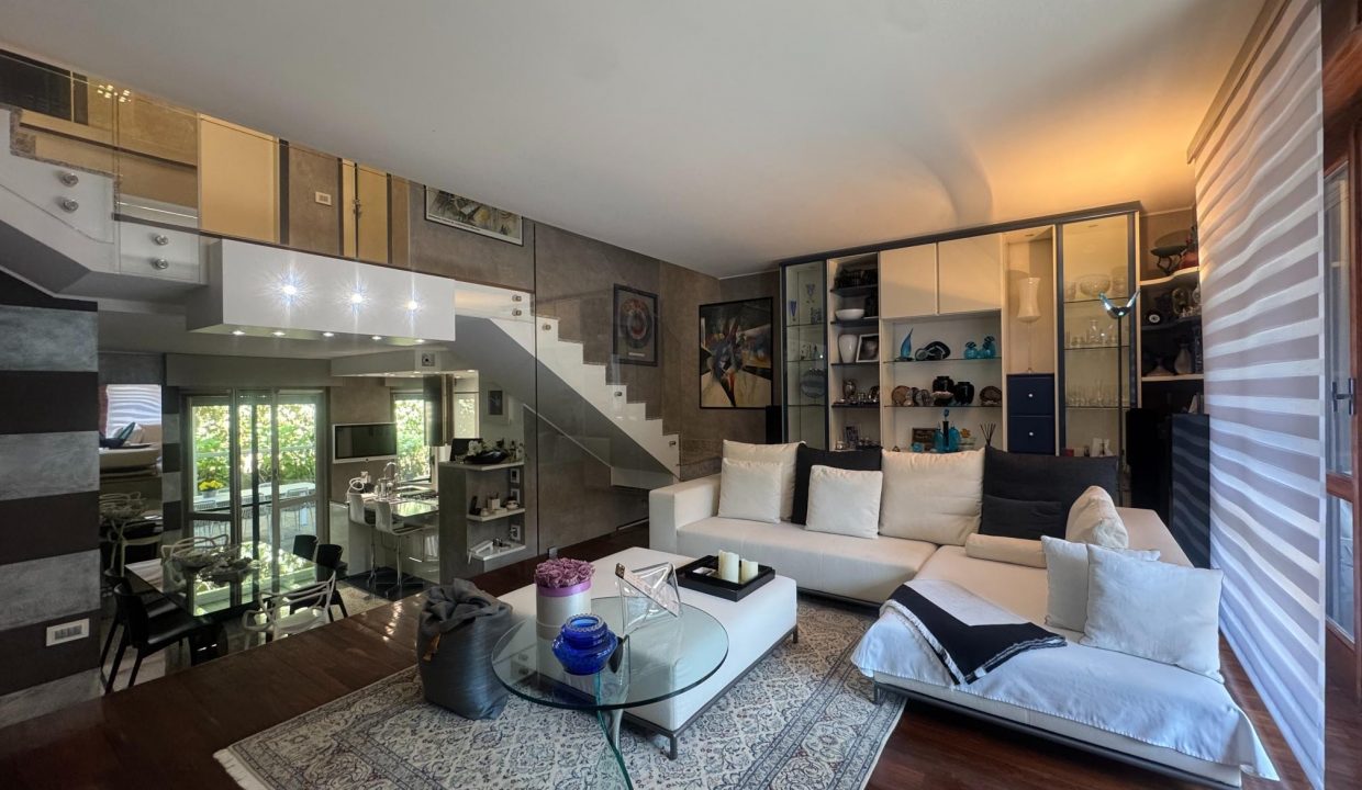Villa-di-testa-giradino-terrazzo-box-doppio-cassano-magnago-malpensa-milano-varese