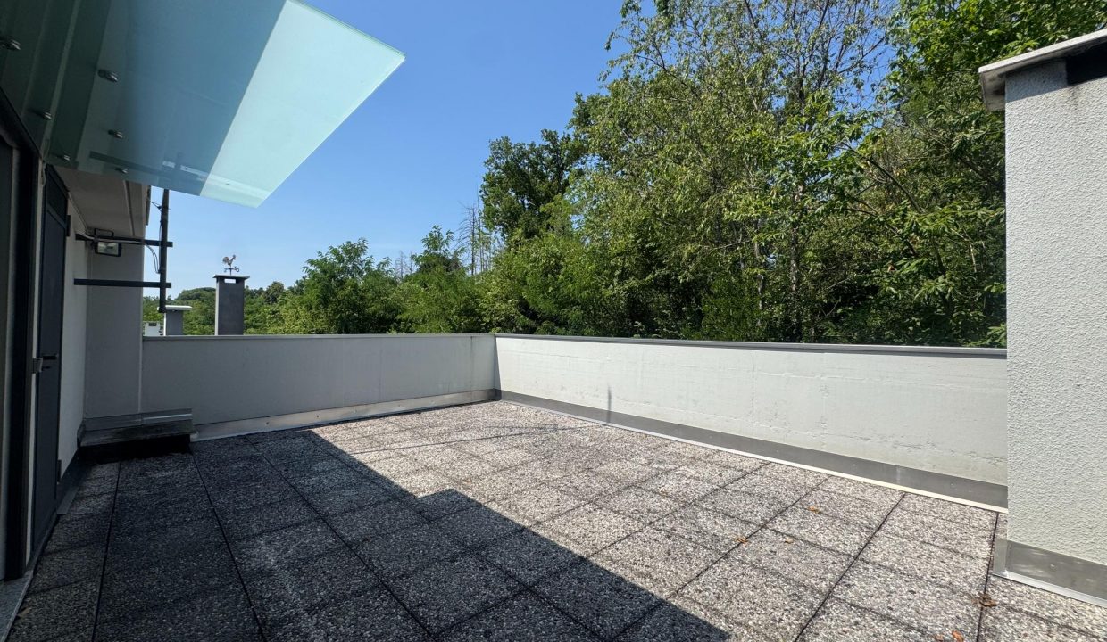 Villa-di-testa-giradino-terrazzo-box-doppio-cassano-magnago-malpensa-milano-varese