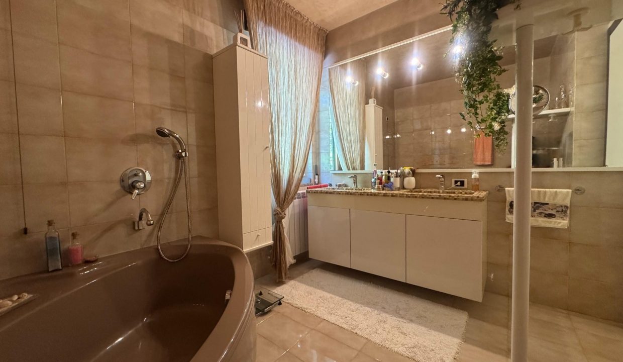 Villa-di-testa-giradino-terrazzo-box-doppio-cassano-magnago-malpensa-milano-varese