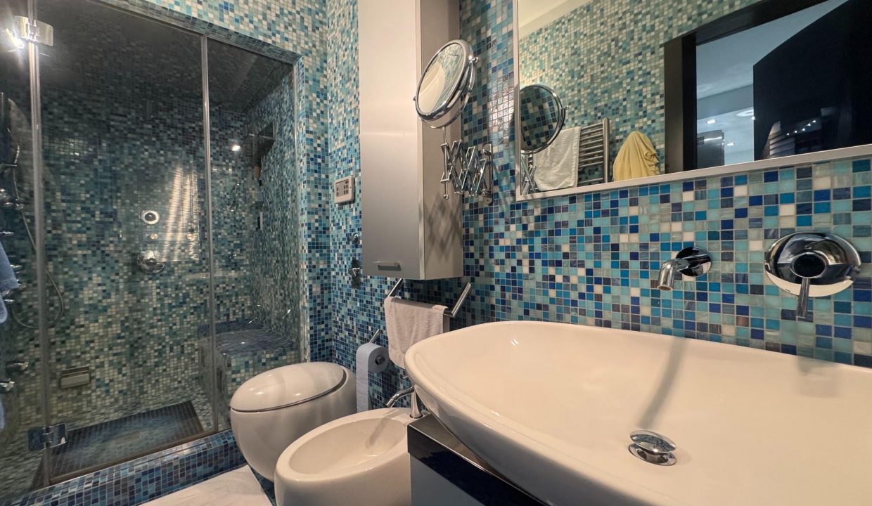 Villa-di-testa-giradino-terrazzo-box-doppio-cassano-magnago-malpensa-milano-varese