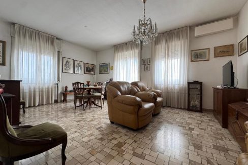 attico-milano-mezi-pubblici-balcone-quartiere-primaticcio