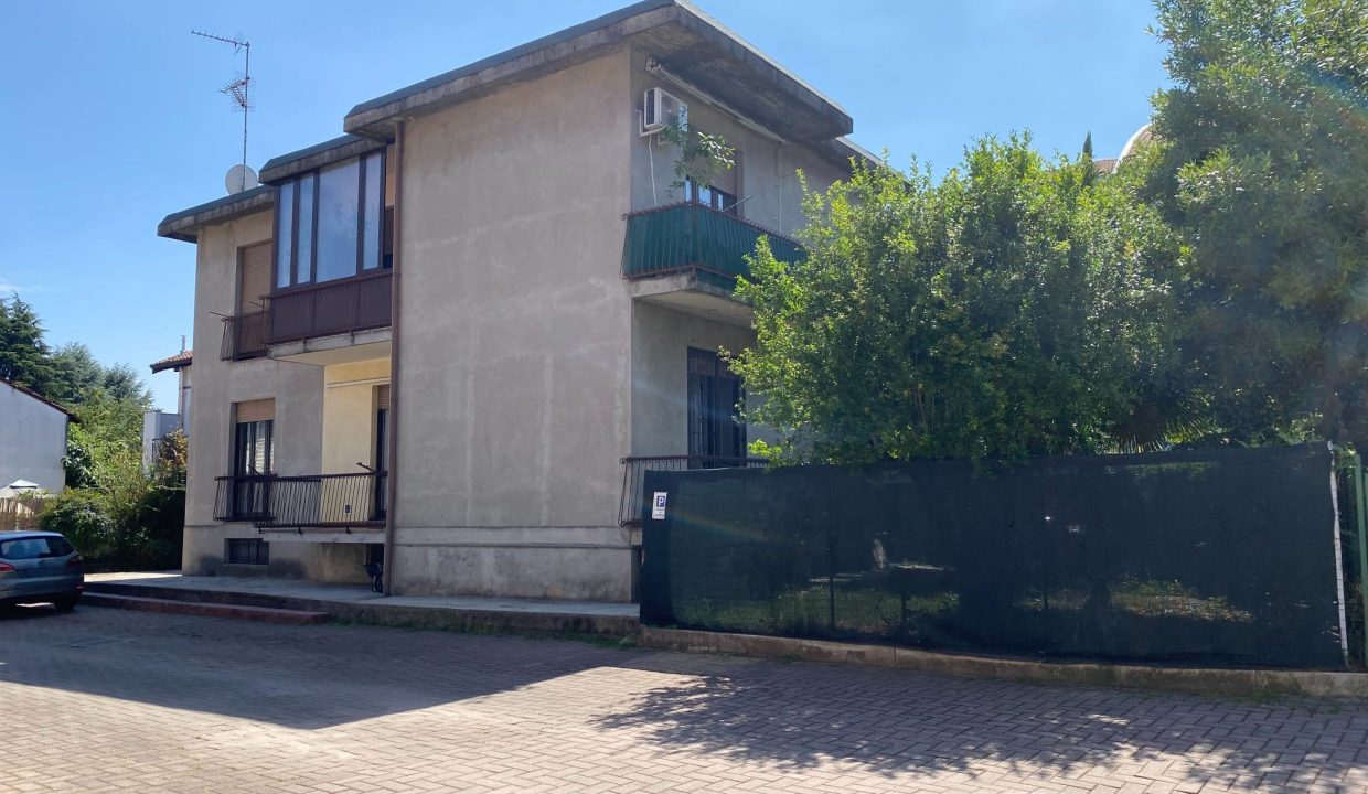 trilocale-gallarate-balcone-box-malpensa-milano